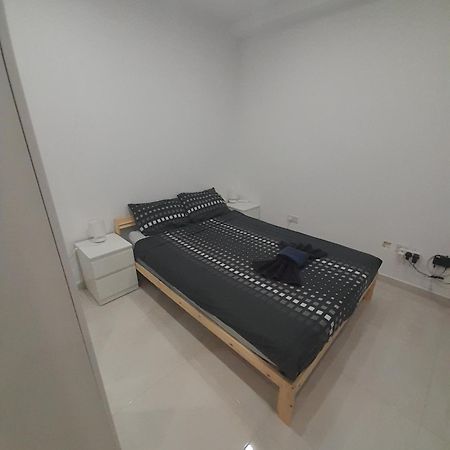 Modern 3Br Stylish Apartment With Large Balcony - Close To St Julians And St Georges Bay Is-Swieqi Exteriör bild